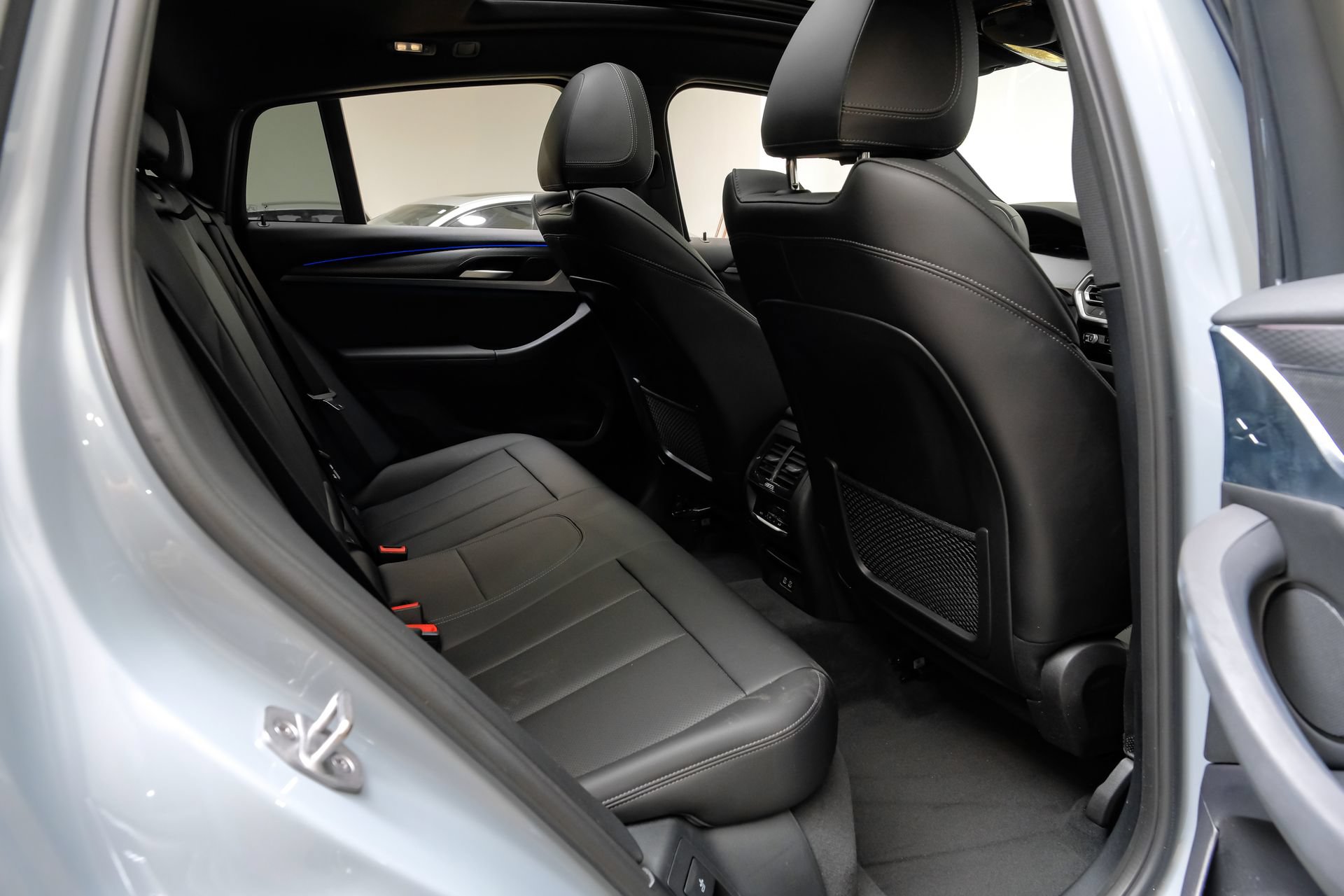 Used 2024 BMW X4 xDrive30i w/ M Sport Package AWD/4WD image 39