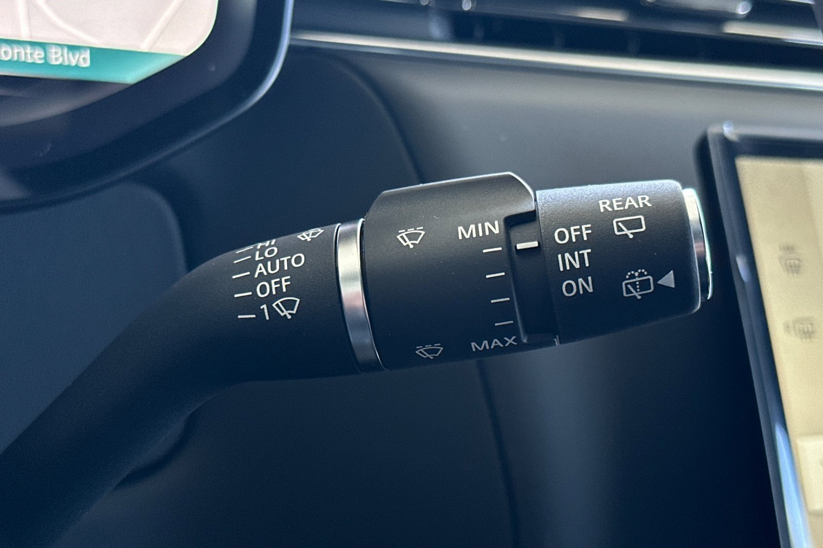 New 2025 Land Rover Range Rover Sport SE image 24