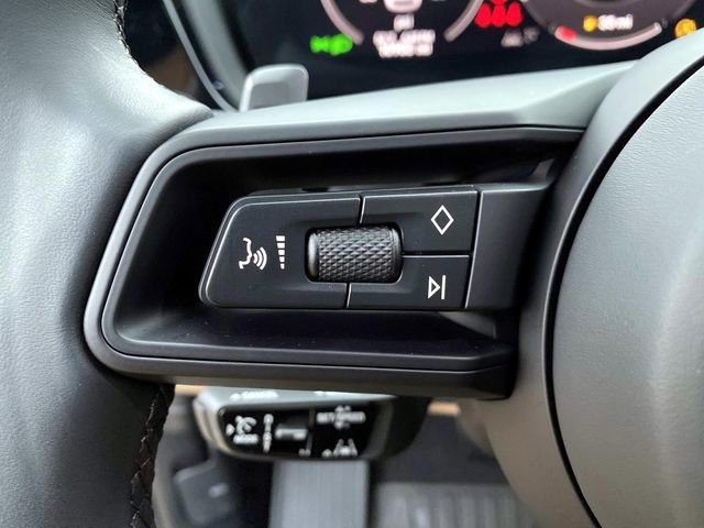 Used 2024 Porsche Cayenne image 20