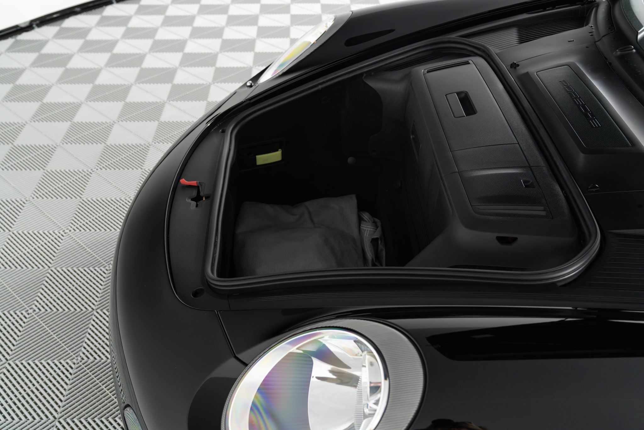 Used 2005 Porsche 911 Carrera S RWD image 15