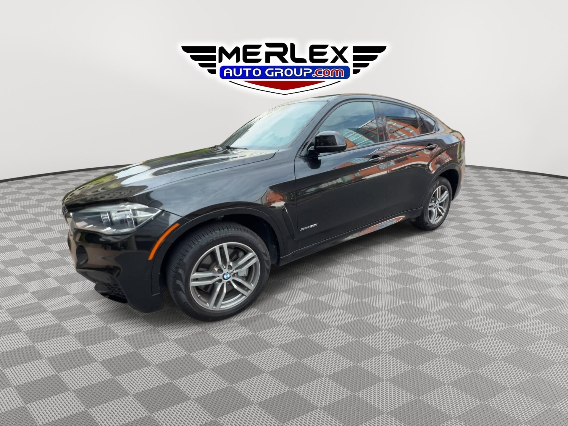 Used 2019 BMW X6 xDrive50i w/ M Sport Package AWD/4WD image 4
