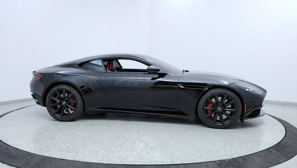 Used 2018 Aston Martin DB11 Coupe RWD image 6