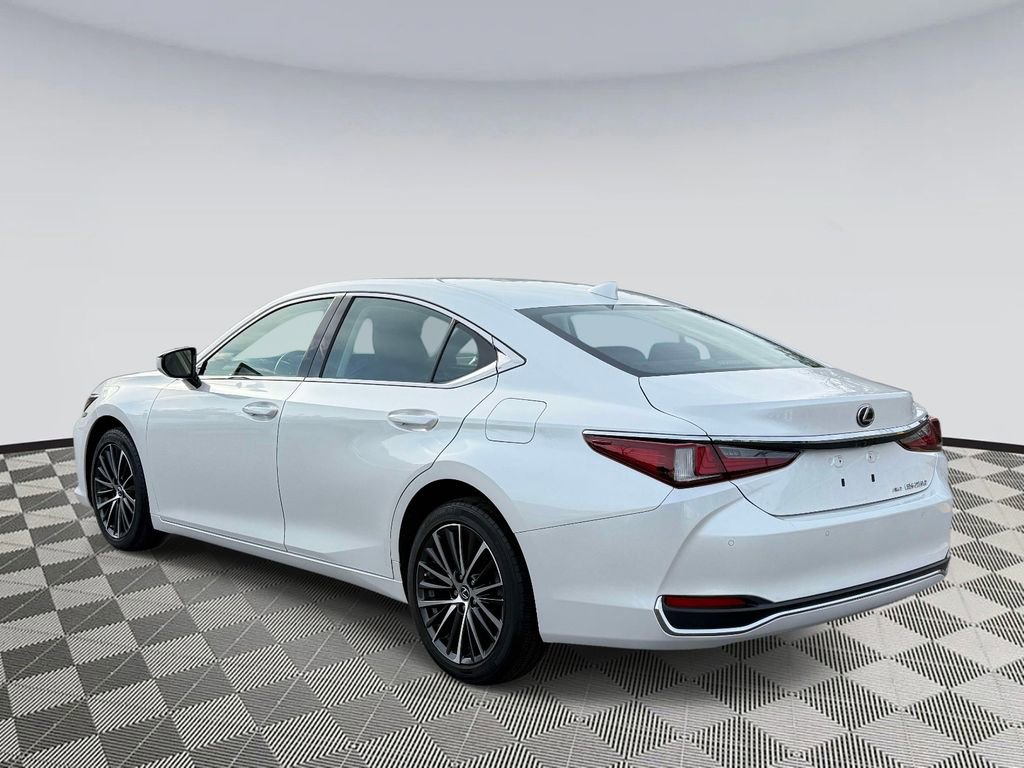Used 2023 Lexus ES 250 w/ Premium Package image 4