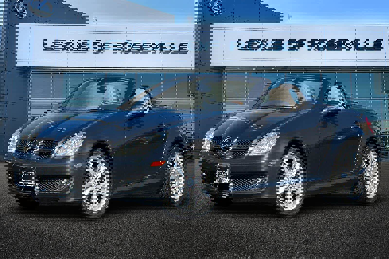 Used 2010 Mercedes-Benz SLK 300 image 1