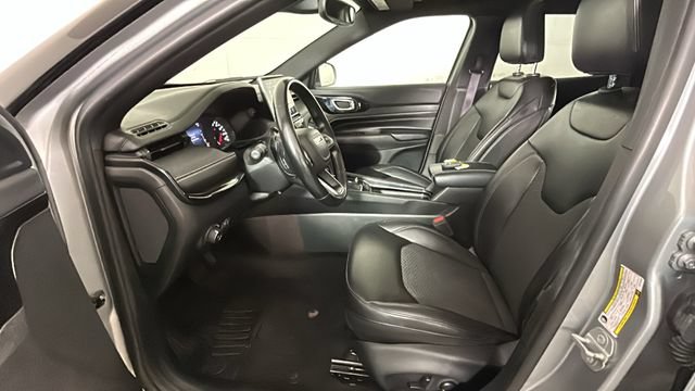 Used 2022 Jeep Compass Latitude w/ Sun and Sound Group AWD/4WD image 11