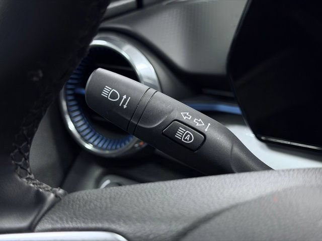 Used 2025 Chevrolet Trax LT w/ LT Convenience Package FWD image 25
