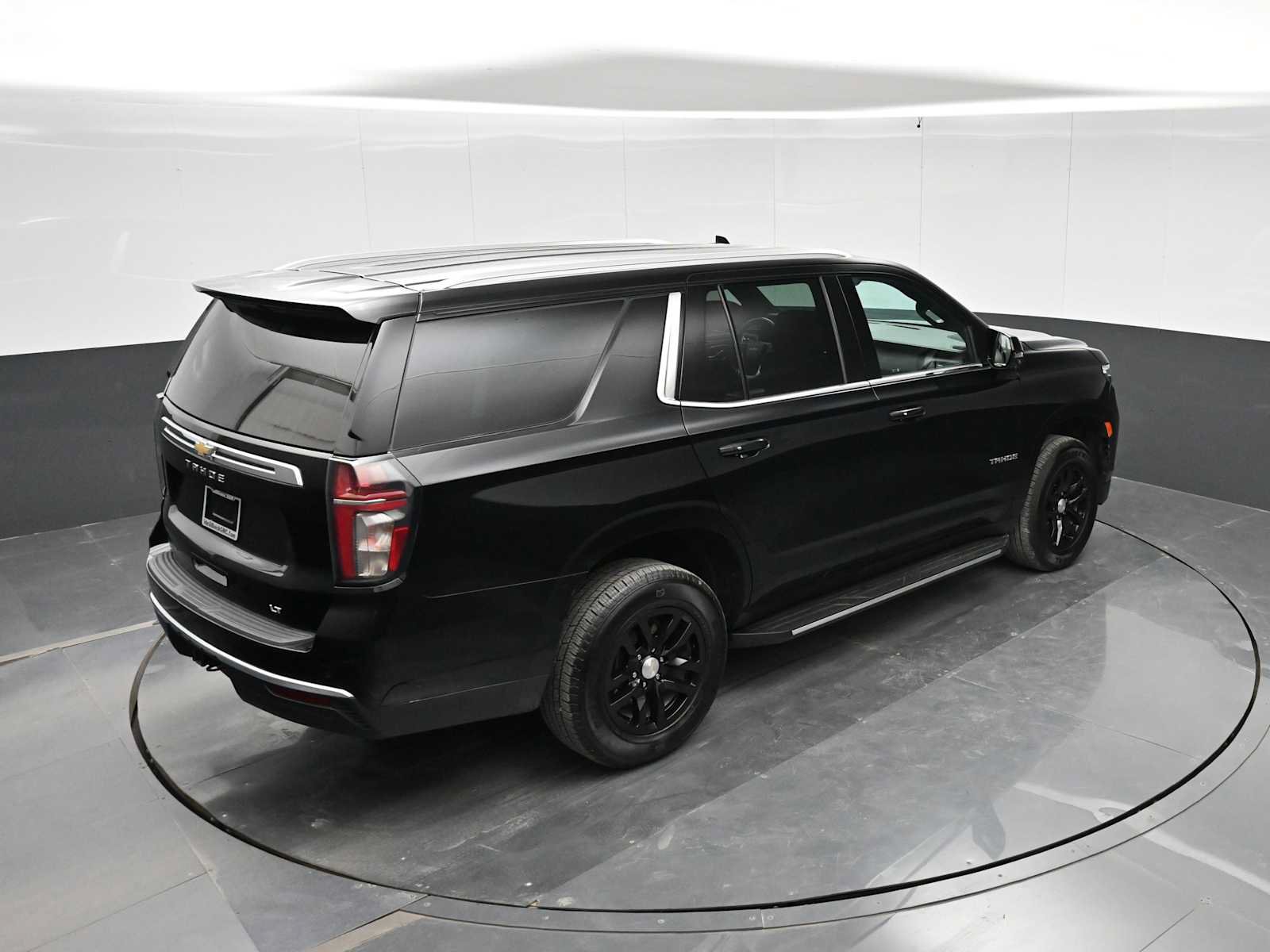 Used 2023 Chevrolet Tahoe LT w/ Luxury Package AWD/4WD image 30