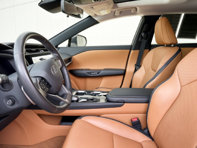 Used 2023 Lexus RZ 450e Premium w/ Technology Package AWD/4WD image 15
