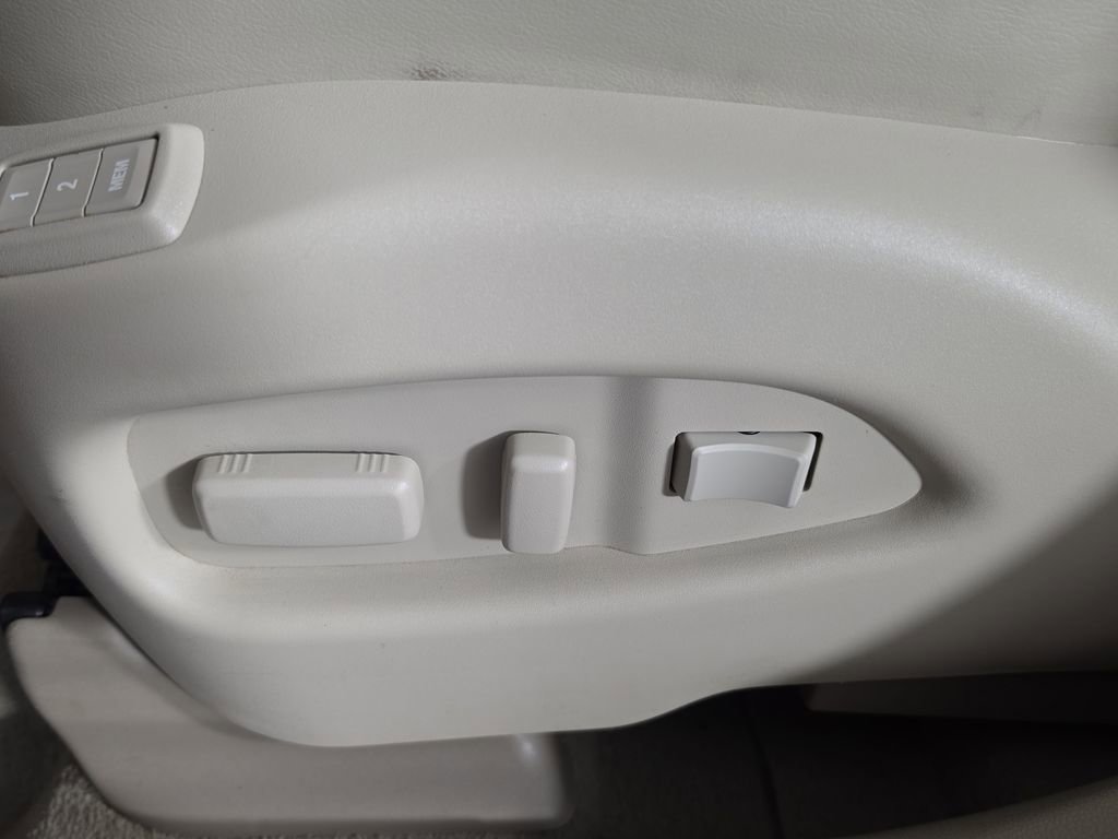 Used 2012 Cadillac SRX Luxury FWD image 10