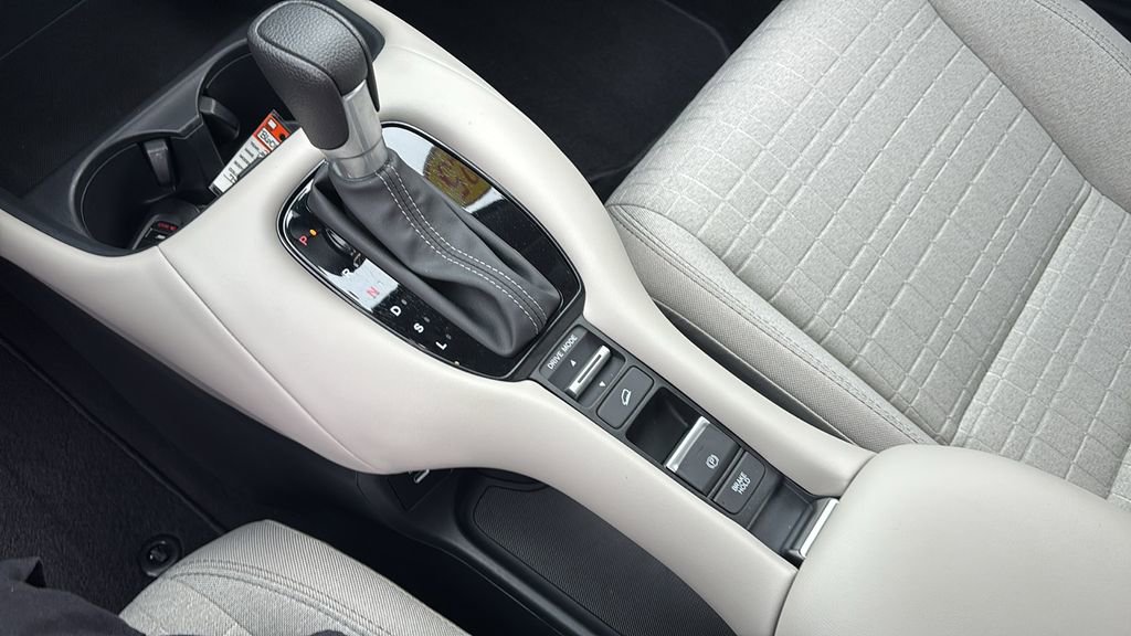 Certified 2025 Honda HR-V LX image 21