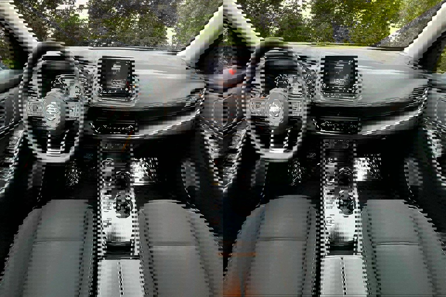 Used 2024 Nissan Rogue S image 7