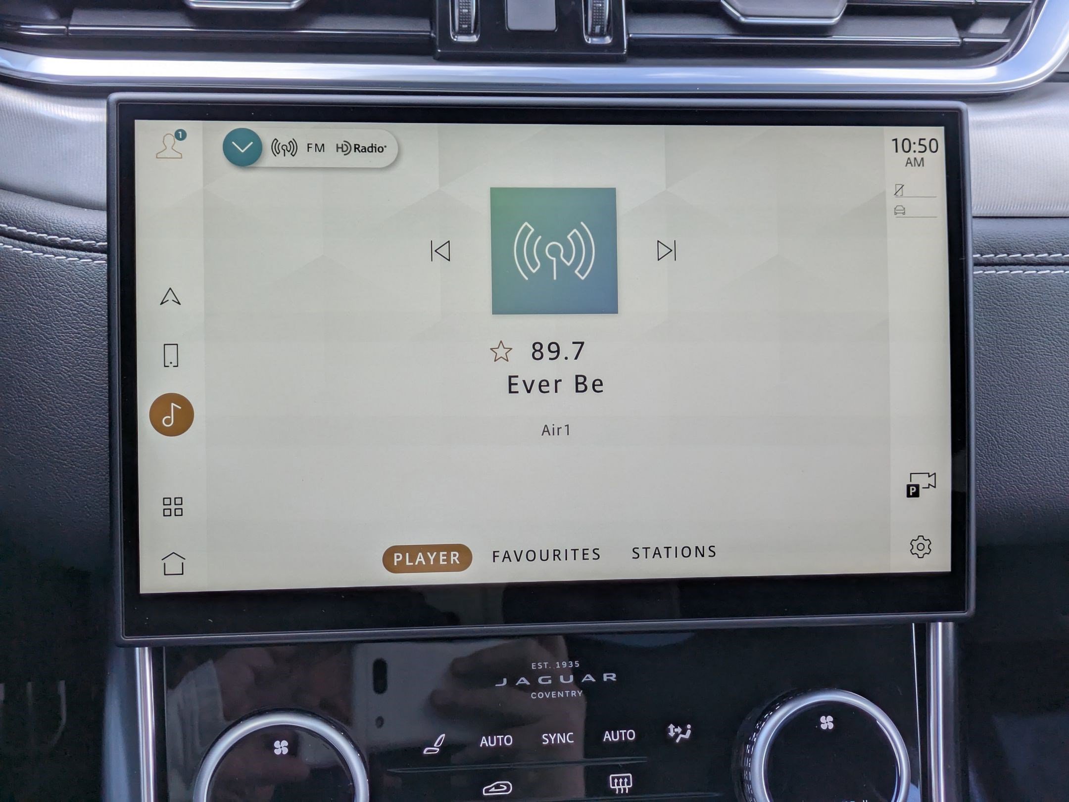 Used 2024 Jaguar XF R-Dynamic SE image 22