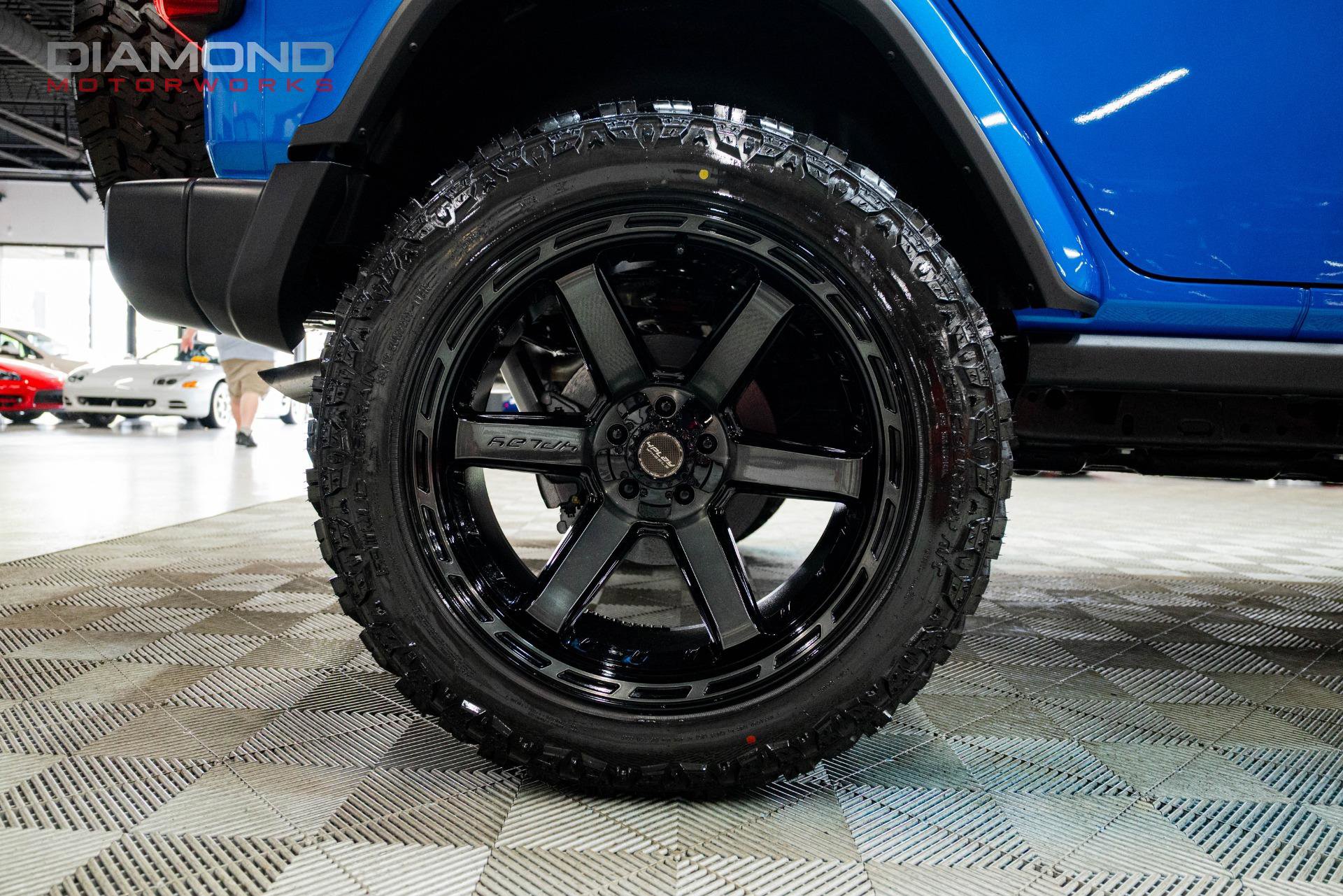 Used 2024 Jeep Wrangler Unlimited Sahara w/ Technology Group image 34