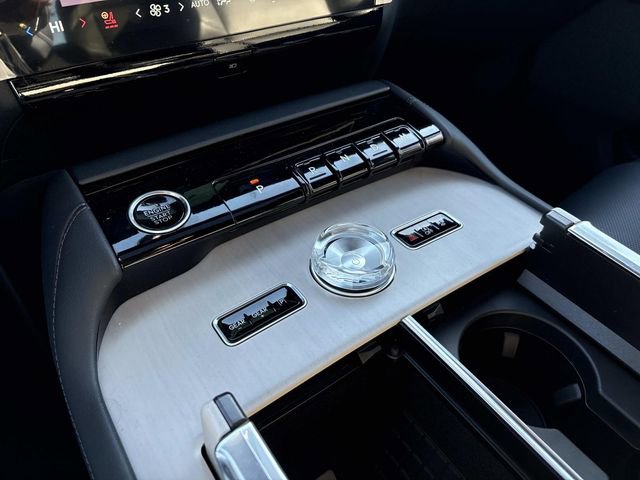 New 2025 Lincoln Navigator Reserve w/ Jet Appearance Package AWD/4WD image 28