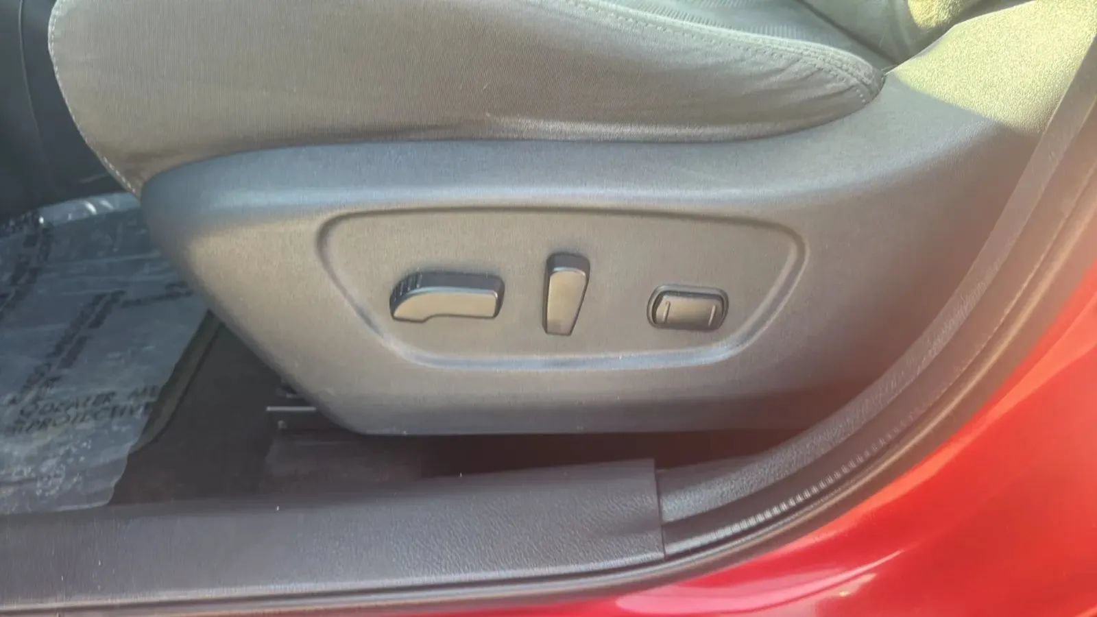 Used 2016 Nissan Rogue SV FWD image 23