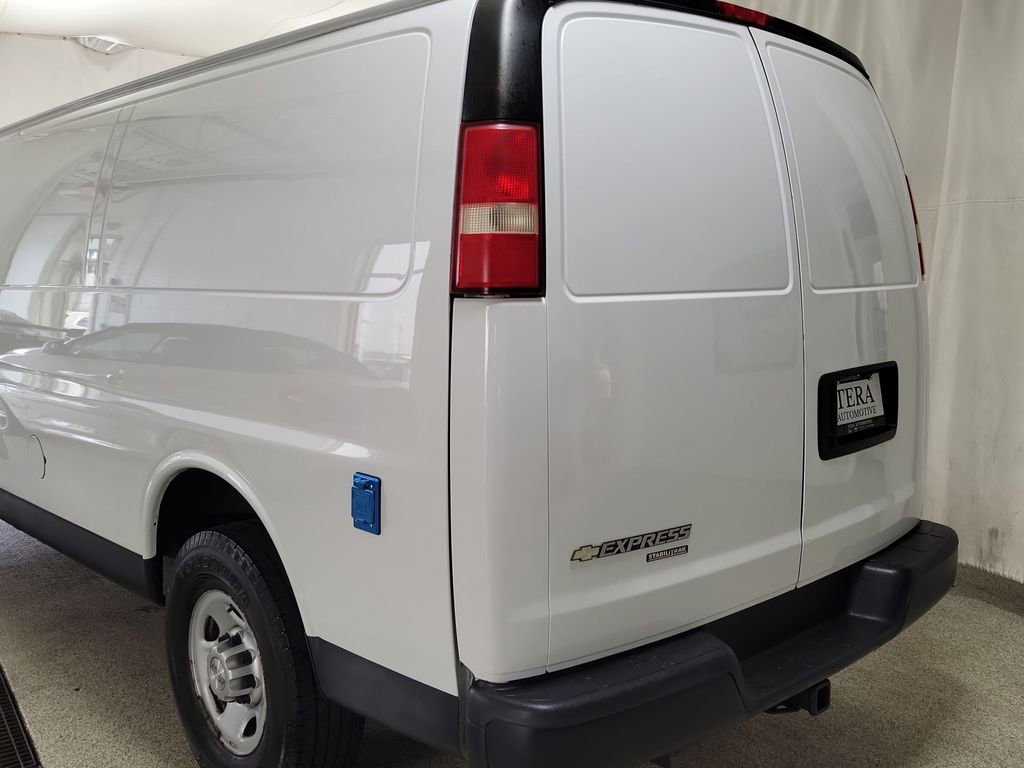 Used 2015 Chevrolet Express 2500 Extended image 6