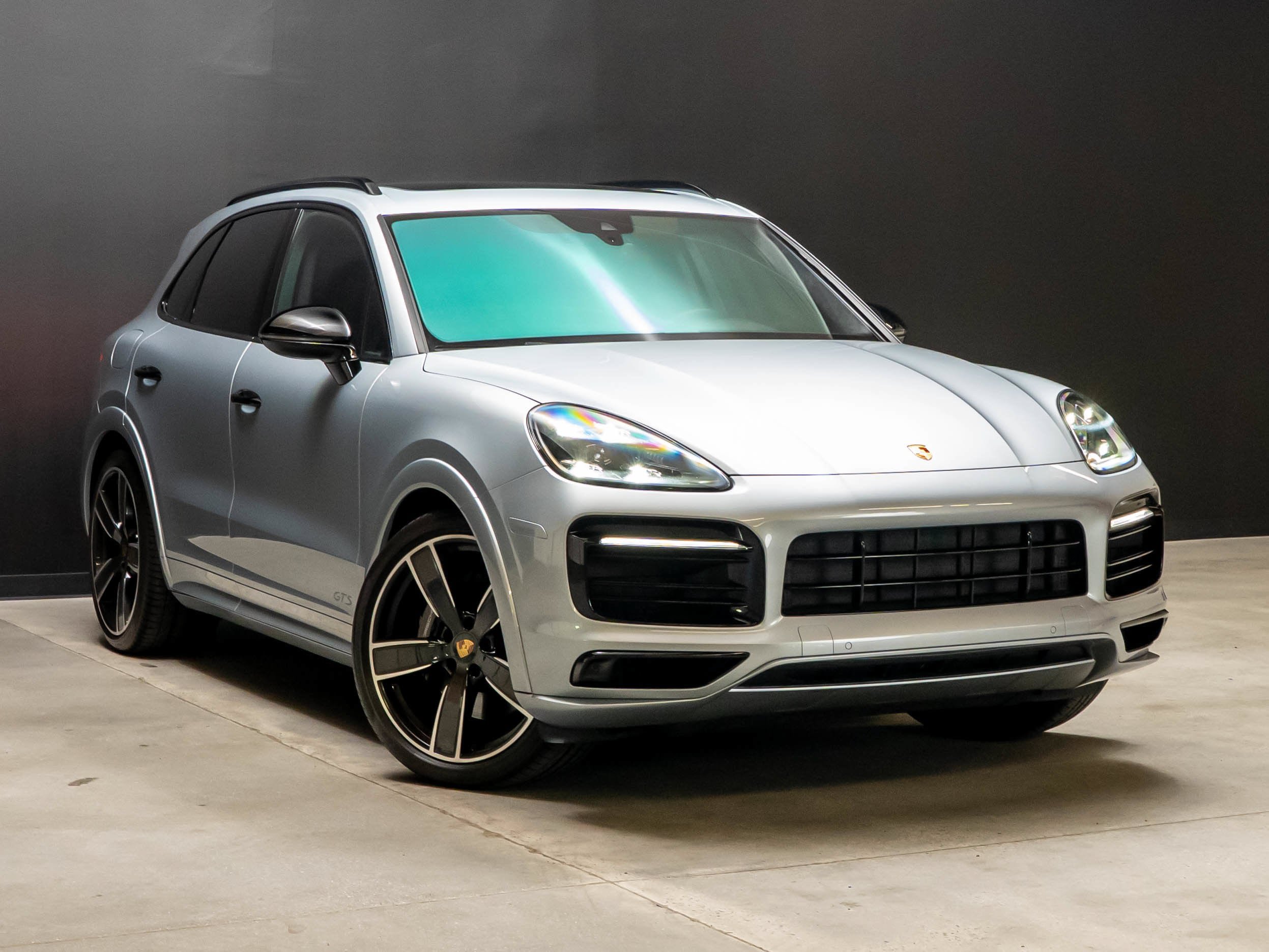 Used 2022 Porsche Cayenne GTS AWD/4WD image 9