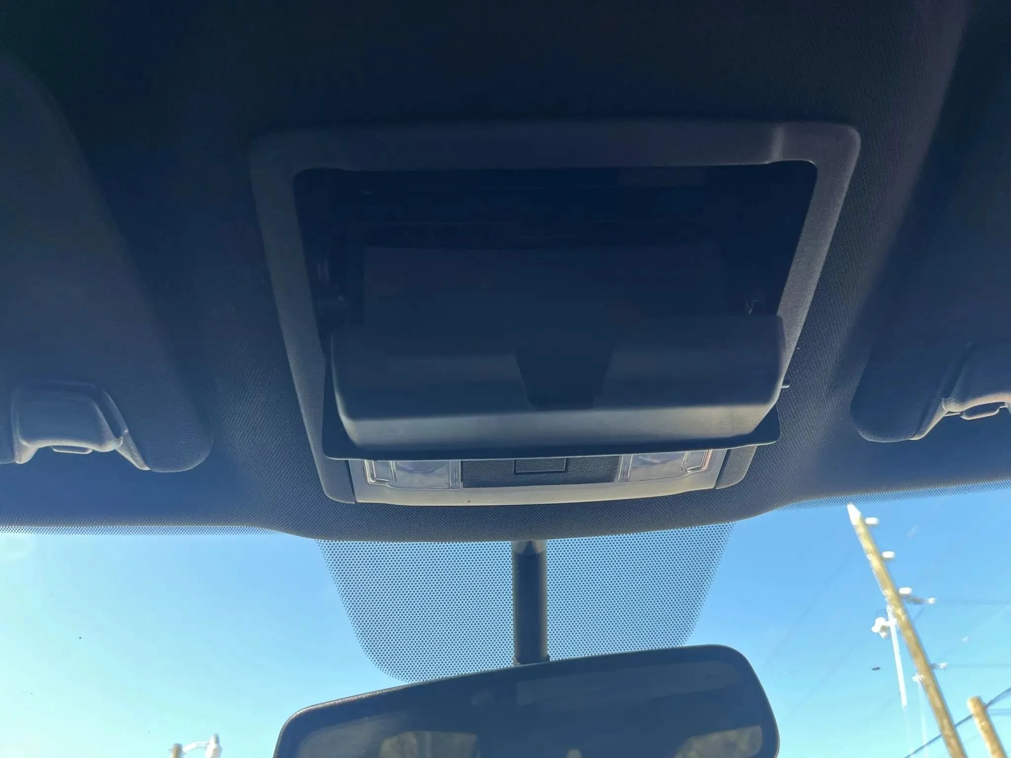 Used 2017 Ford Explorer XLT w/ Equipment Group 202A FWD image 31