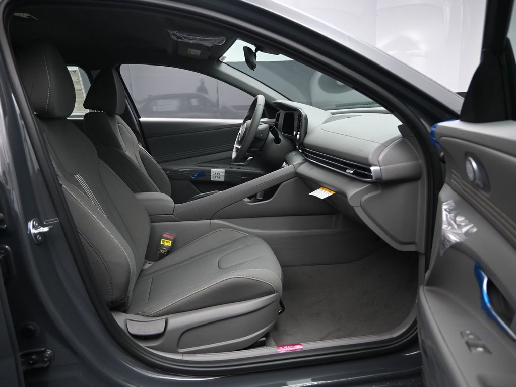 New 2025 Hyundai Elantra Sport image 31