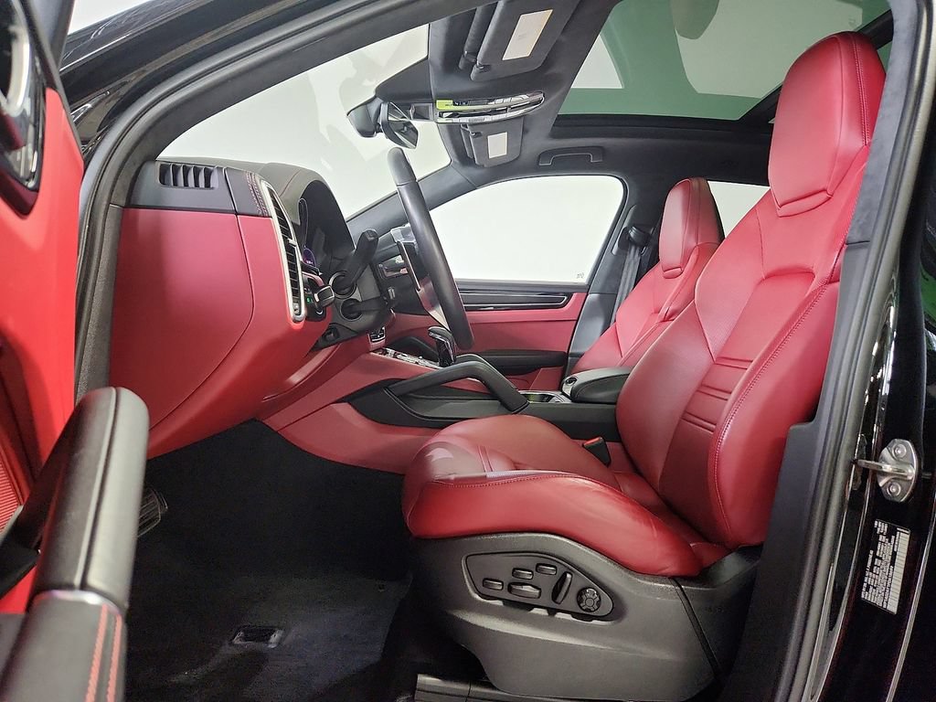 Used 2023 Porsche Cayenne GTS AWD/4WD image 5