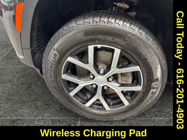 Used 2024 Jeep Grand Cherokee L Limited w/ Luxury Tech Group II image 24