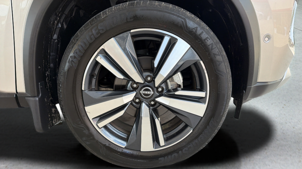 Certified 2023 Nissan Rogue Platinum AWD/4WD image 26