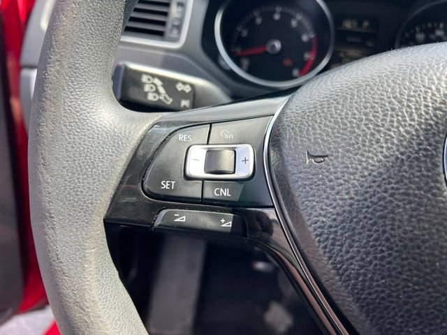 Used 2015 Volkswagen Jetta SE FWD image 14