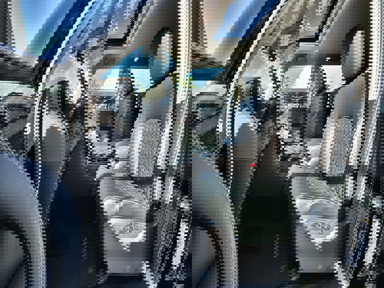 Used 2024 Nissan Armada Platinum w/ Cargo Package image 11