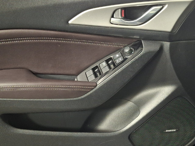 Used 2018 MAZDA MAZDA3 Touring FWD image 14