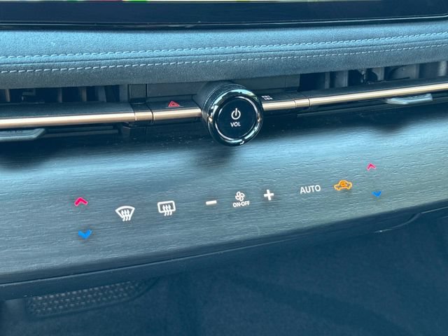 Used 2024 Nissan Ariya AWD image 25