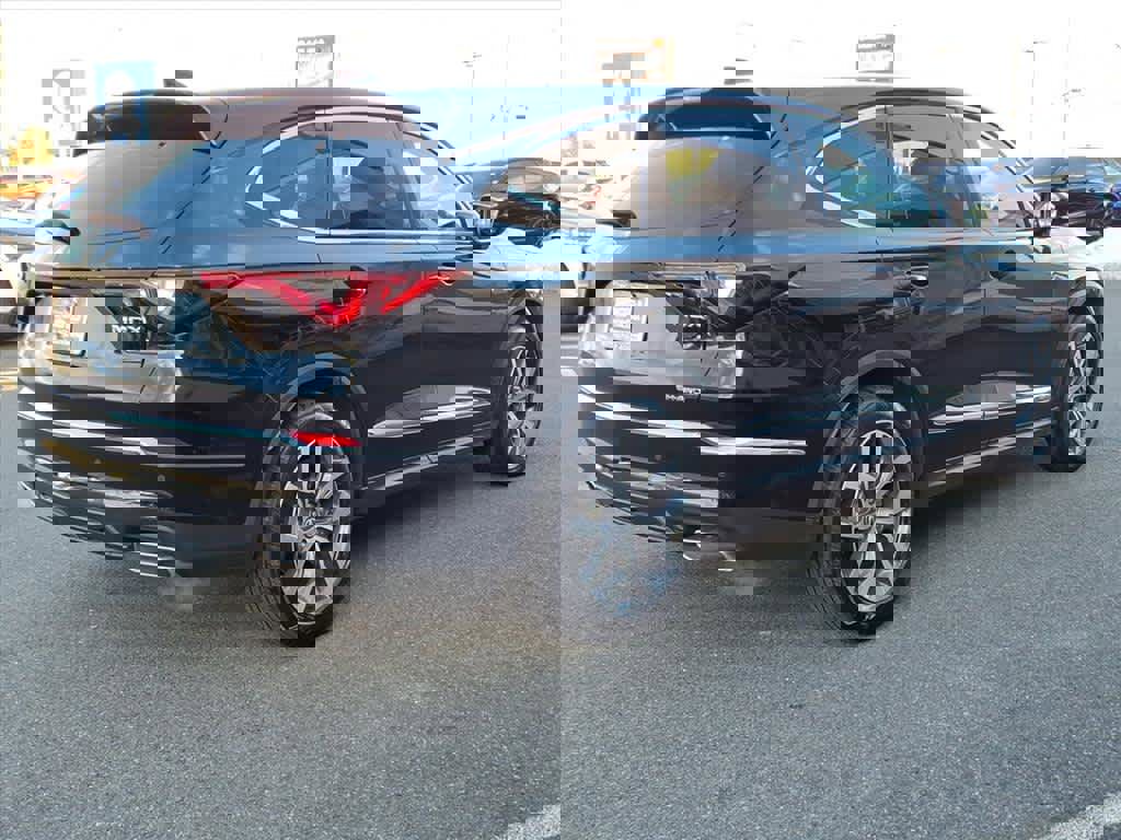 Used 2023 Acura MDX SH-AWD w/ Technology Package image 6