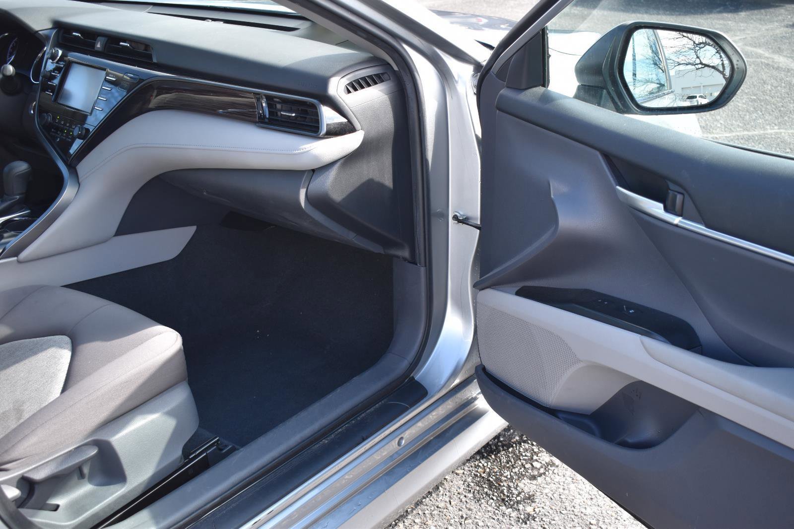 Used 2019 Toyota Camry LE w/ Convenience Package image 14