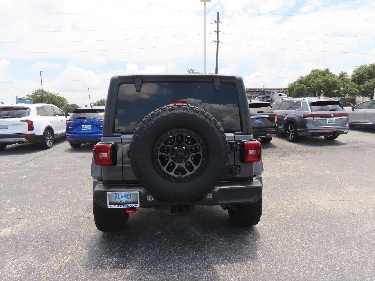 Used 2022 Jeep Wrangler Unlimited Rubicon w/ Xtreme Recon 35" Tire Package AWD/4WD image 12