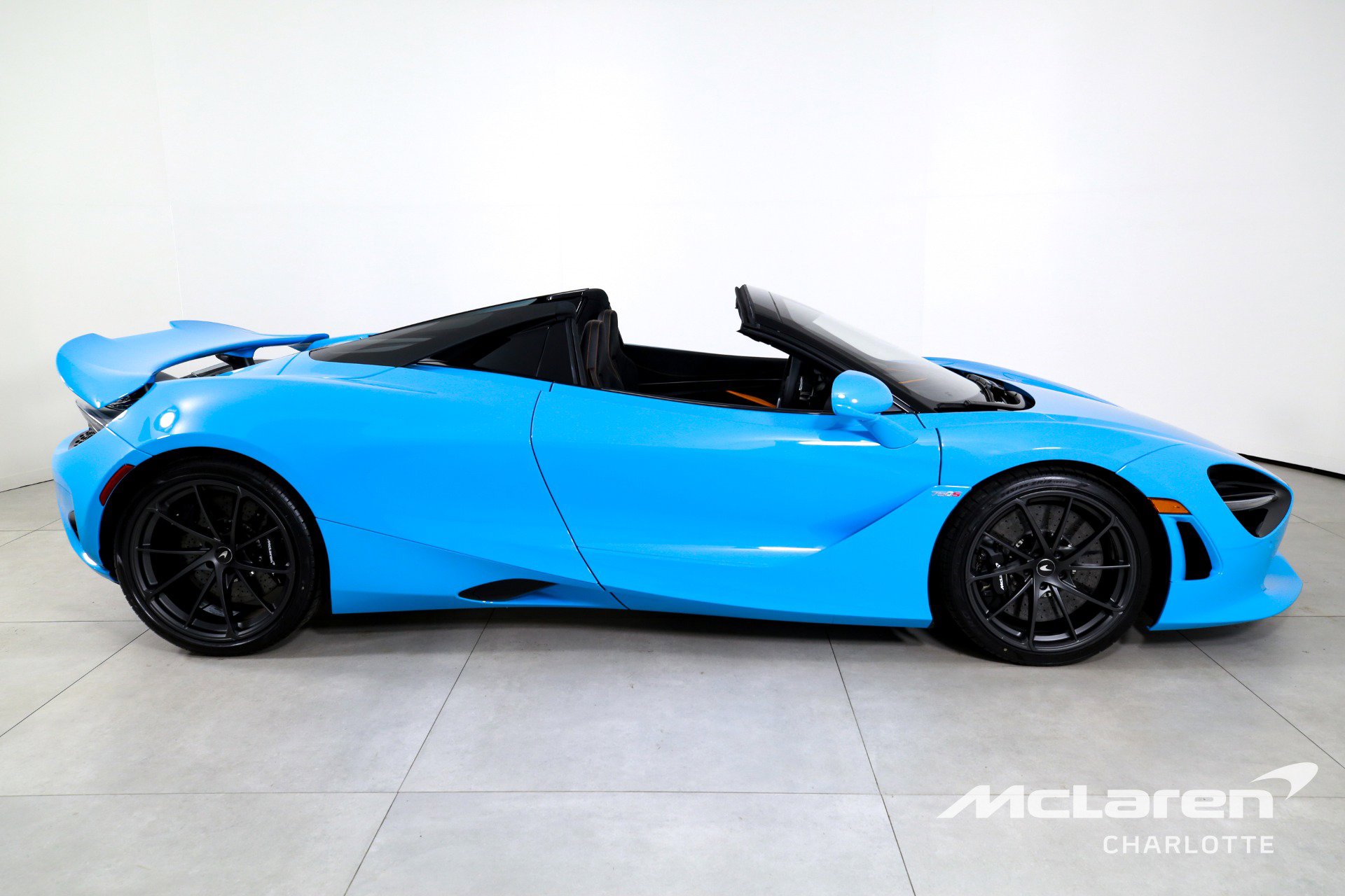 Used 2027 McLaren 750S Spider RWD image 11