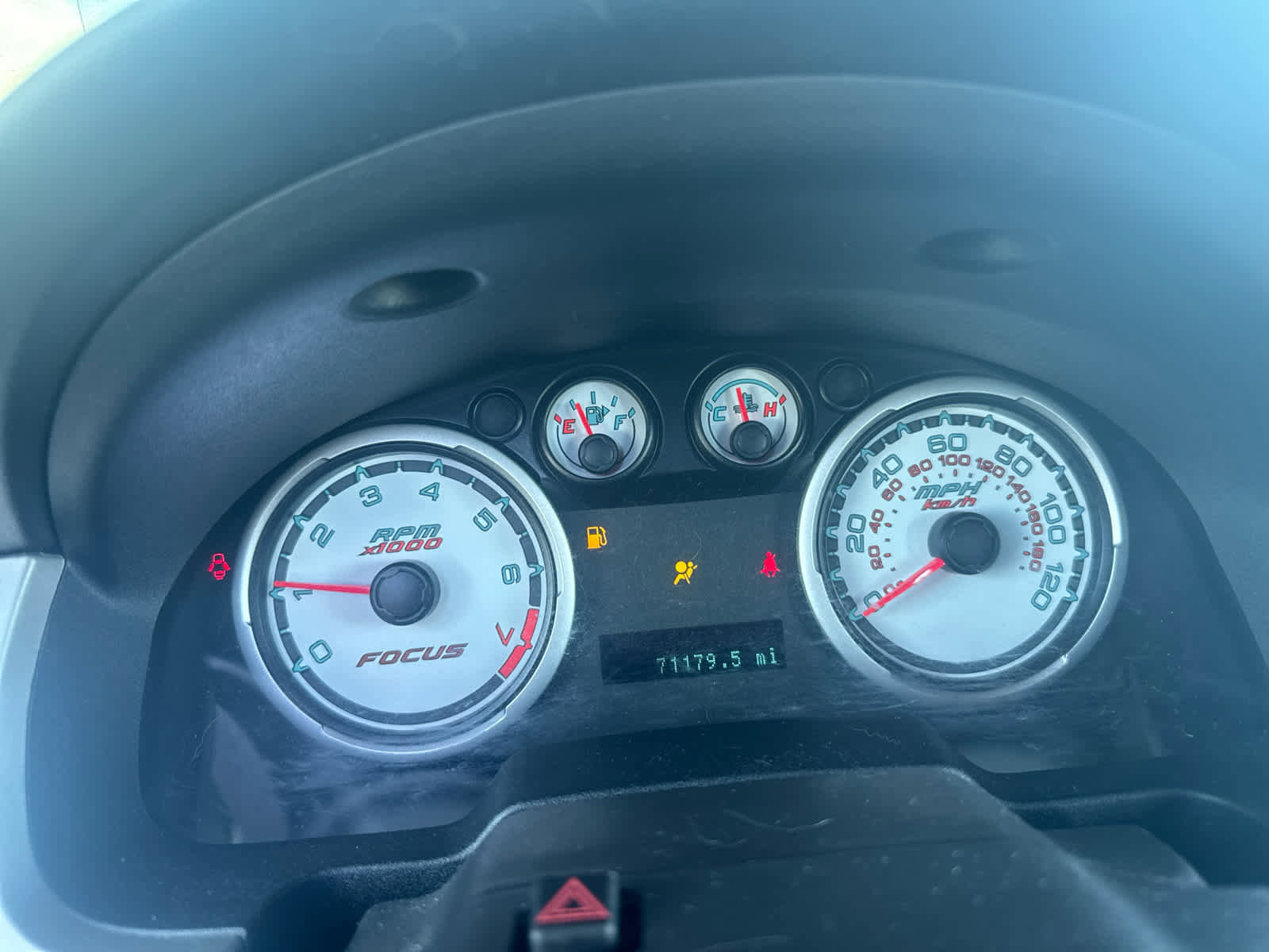 Used 2010 Ford Focus SEL image 2