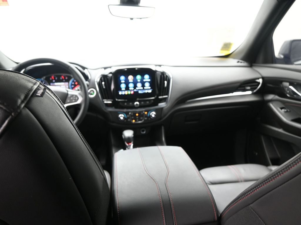 Used 2023 Chevrolet Traverse RS image 11
