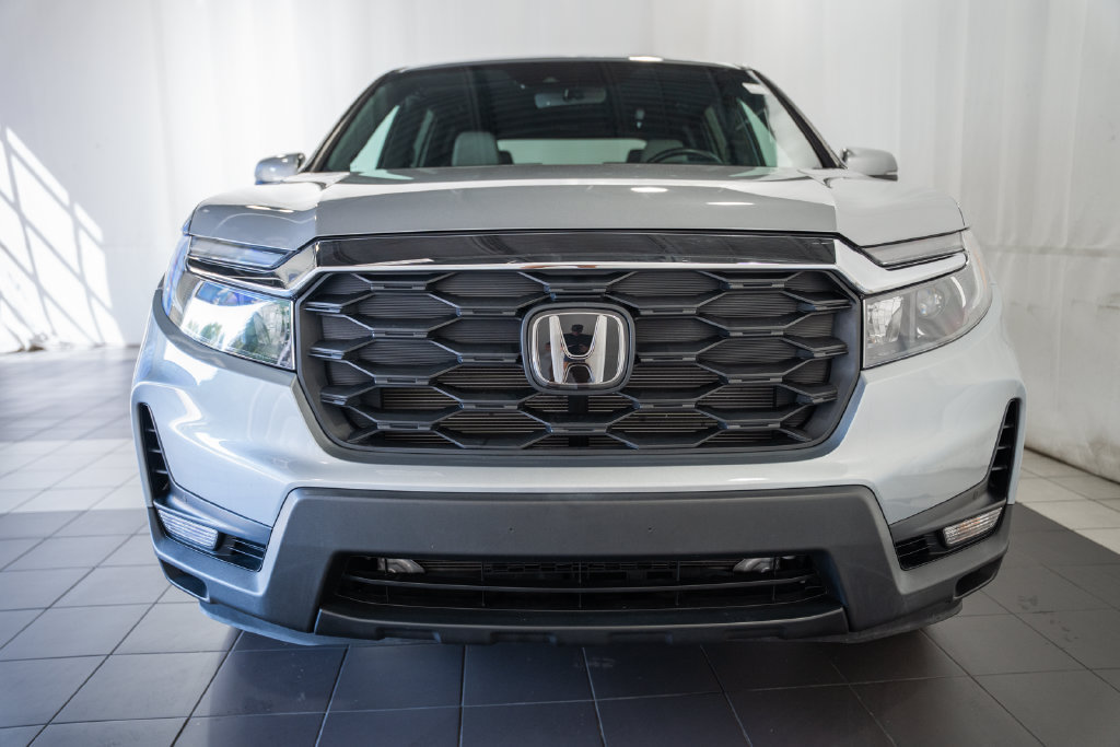 Used 2024 Honda Passport EX-L image 2