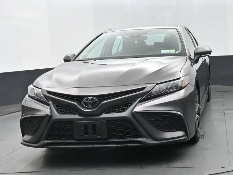 Used 2023 Toyota Camry SE FWD image 1