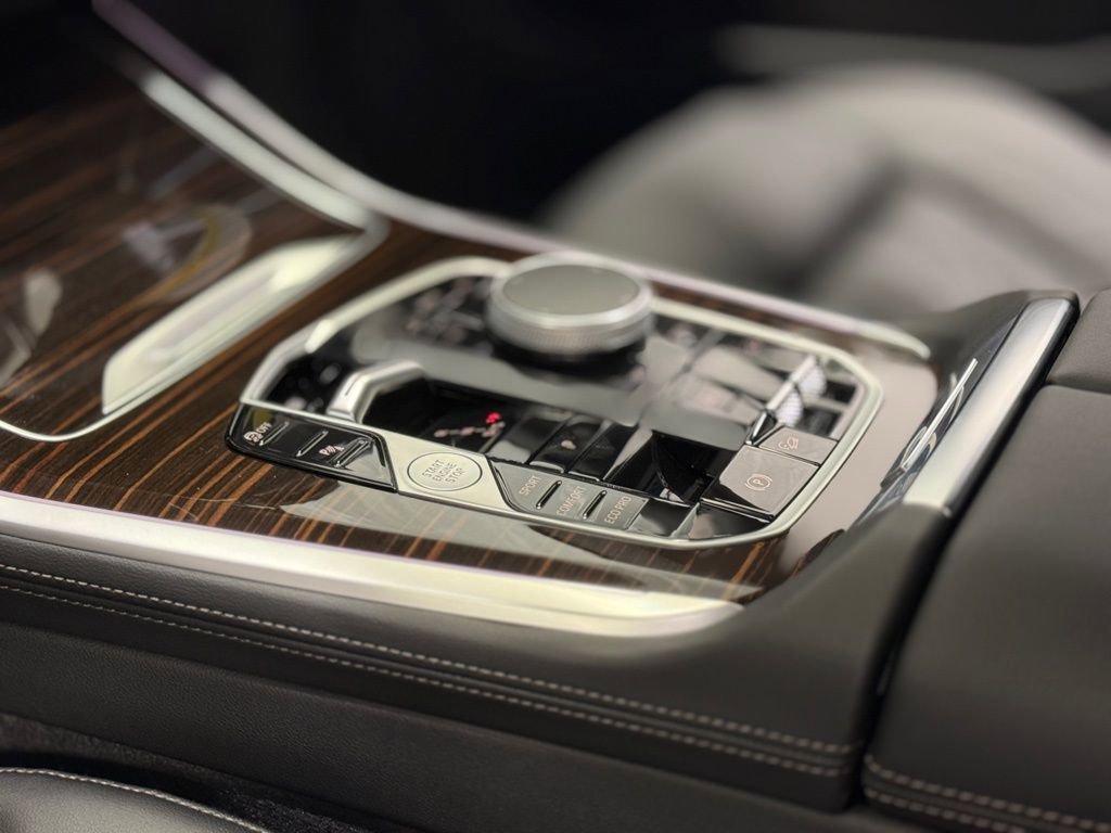 Used 2026 BMW X5 xDrive40i w/ Off-Road Package image 12