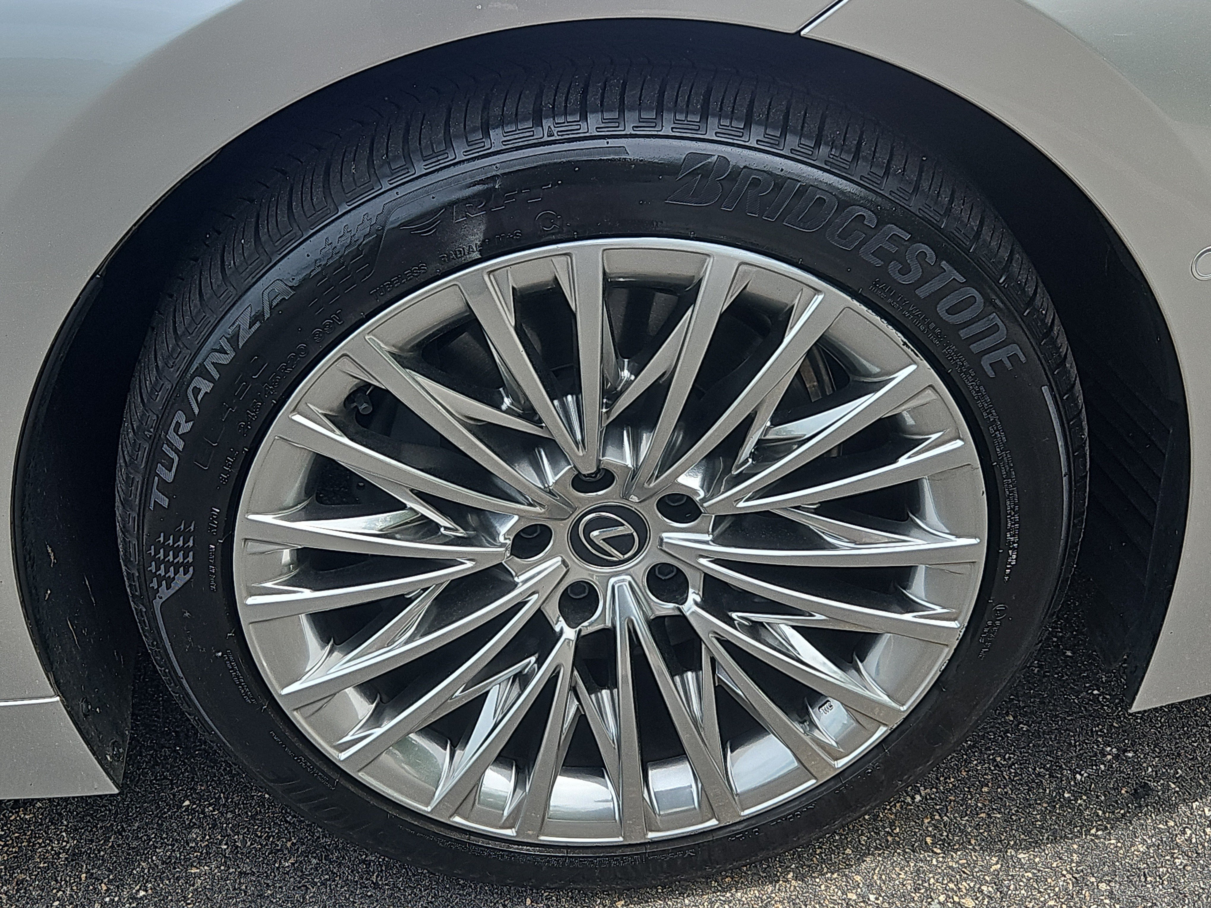 Used 2024 Lexus LS 500 AWD w/ Interior Upgrade Package image 11
