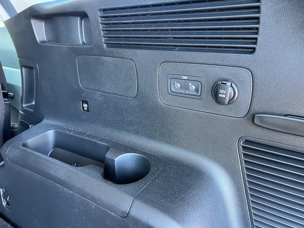 Certified 2025 Kia Sorento LX FWD image 7