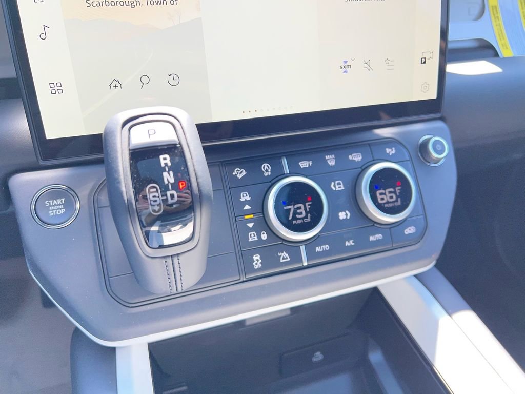 New 2026 Land Rover Defender 110 X-Dynamic SE AWD/4WD image 18