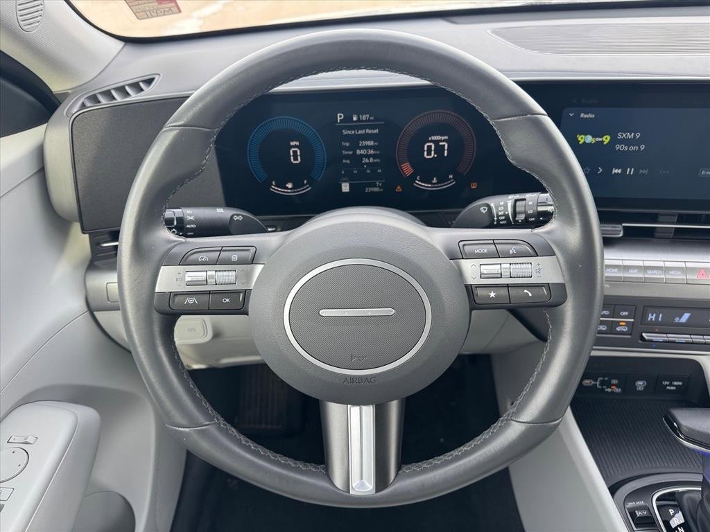 Used 2025 Hyundai Kona SEL image 12