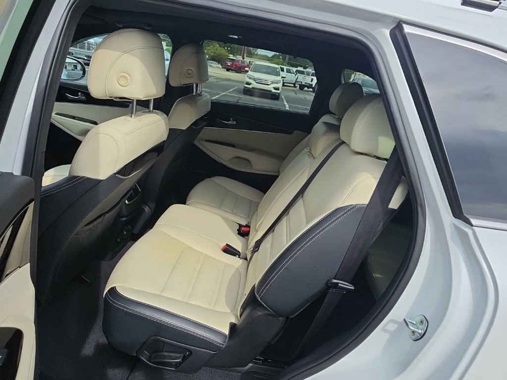 Used 2017 Kia Sorento SX AWD/4WD image 18