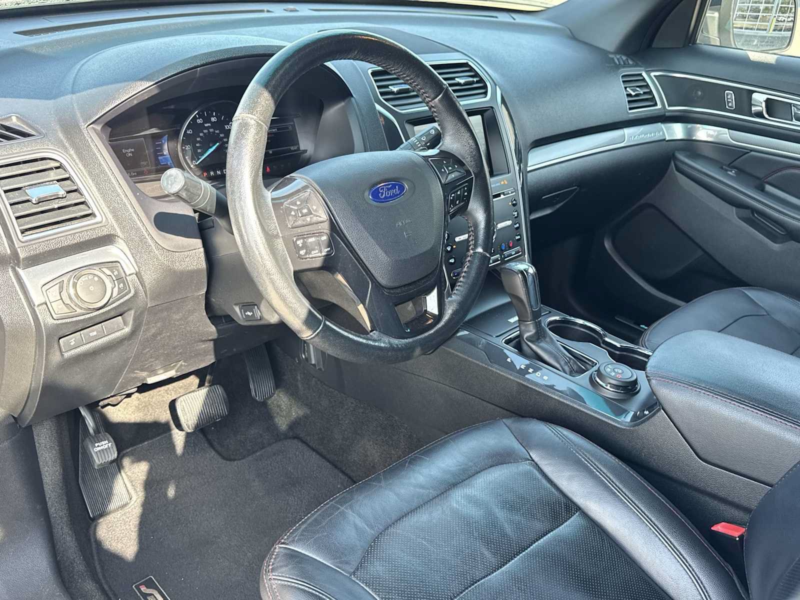 Used 2016 Ford Explorer Sport w/ Equipment Group 401A AWD/4WD image 2
