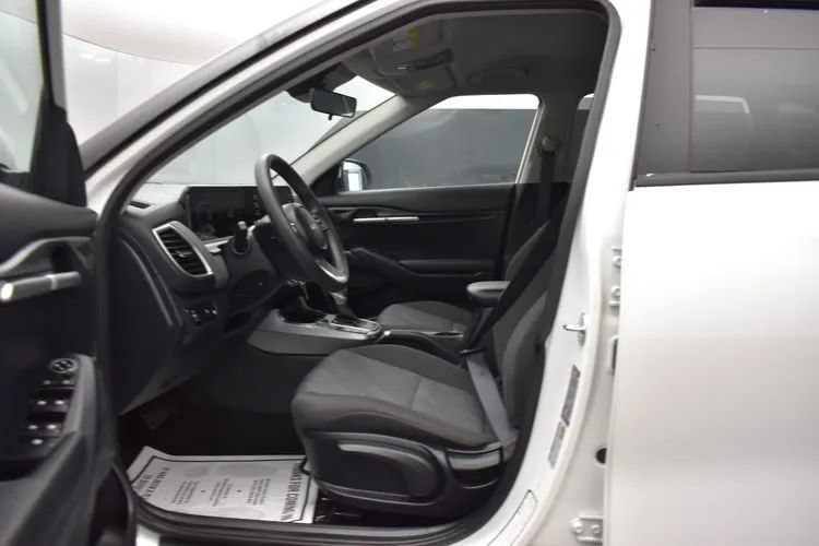 Used 2026 Kia Seltos LX FWD image 14