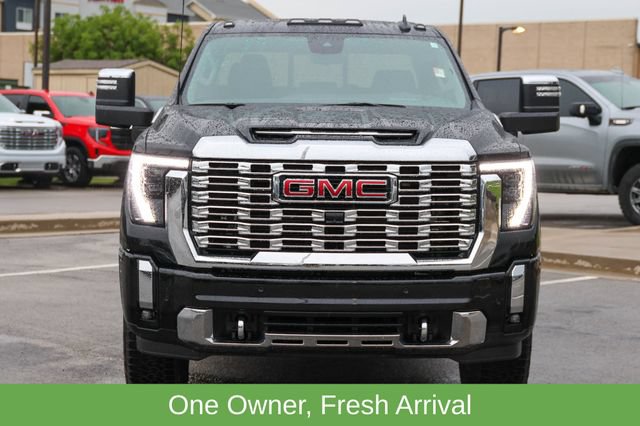 Used 2026 GMC Sierra 2500 Denali w/ Technology Package AWD/4WD image 2