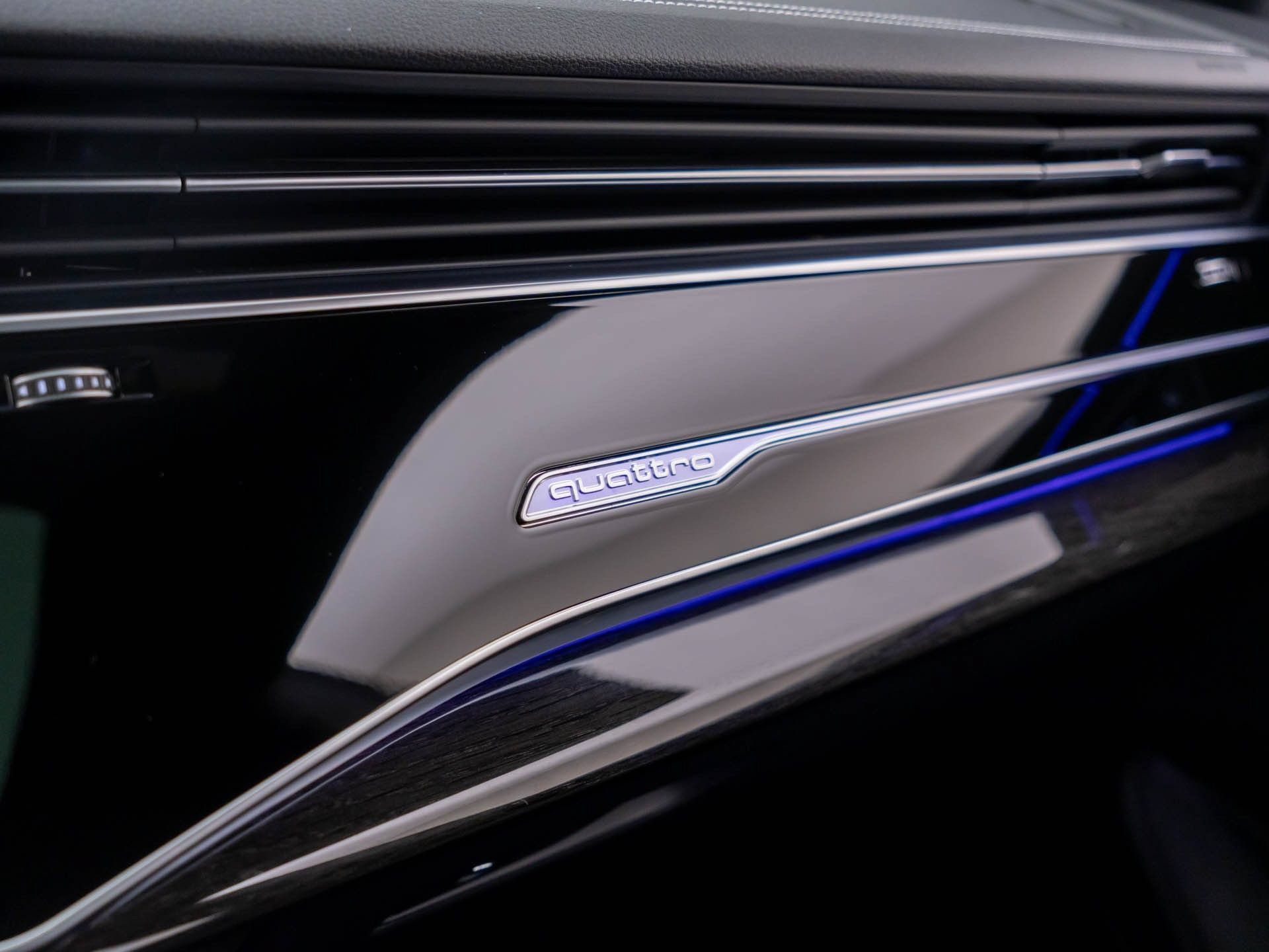 Used 2025 Audi Q8 Premium Plus AWD/4WD image 27