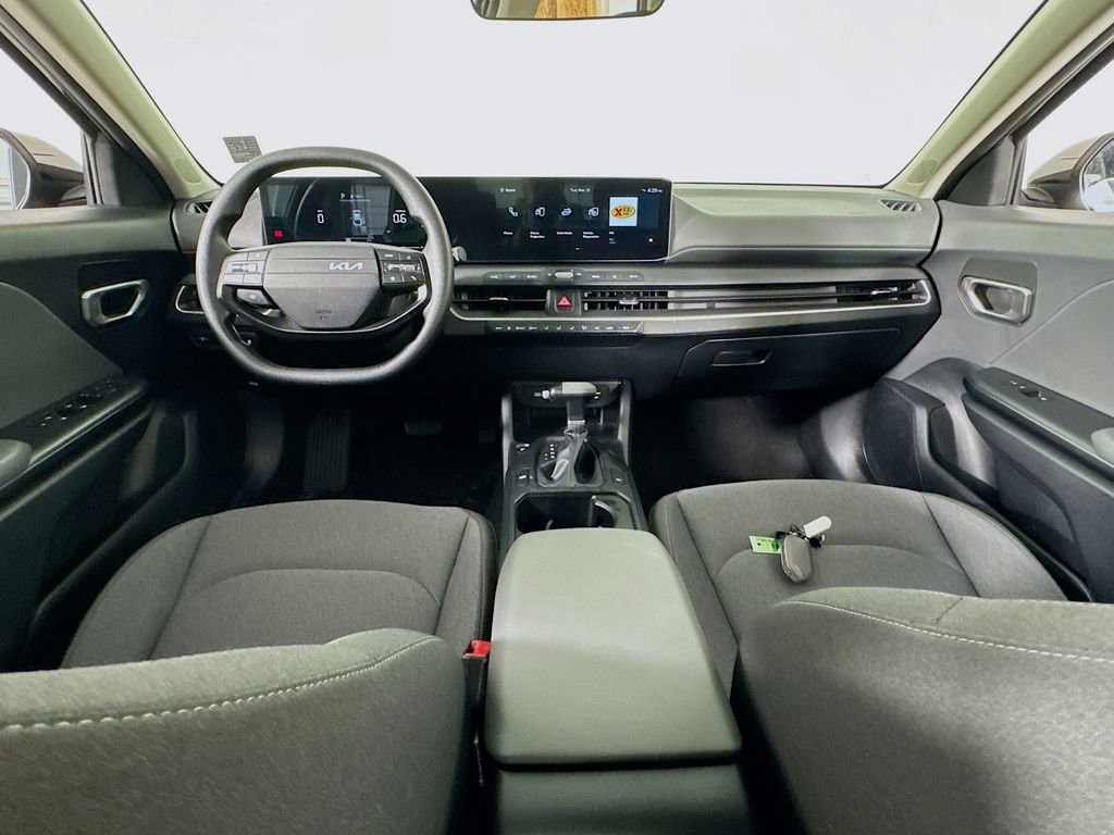 Used 2025 Kia K4 LXS image 25