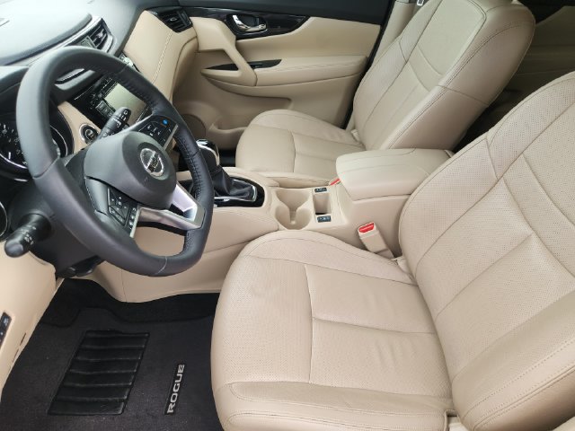Used 2019 Nissan Rogue SL w/ Premium Package FWD image 14